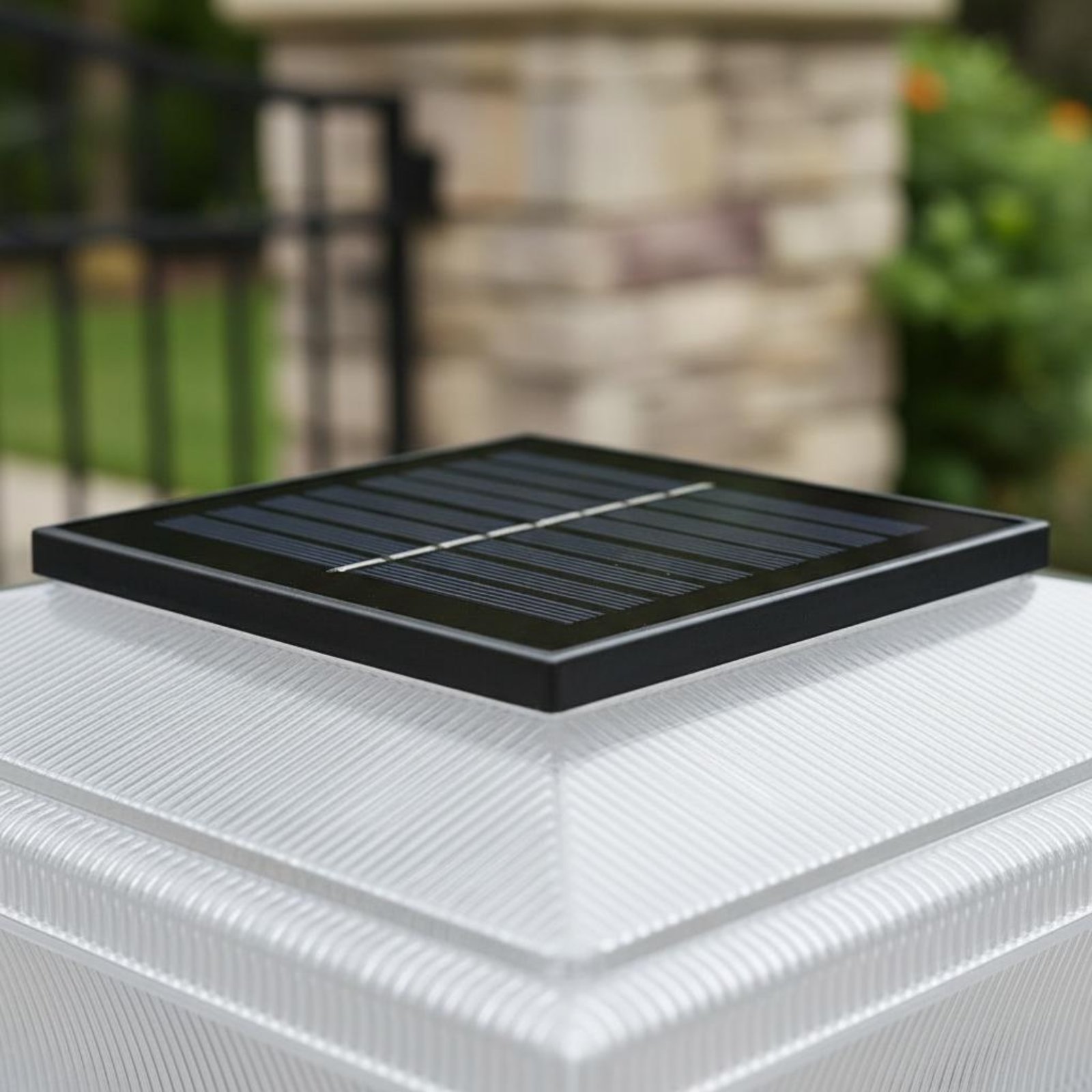 إضاءة عمودية شمسية لاسلكية مرب - مراجعة Outdoor Lighting Solar وسعره